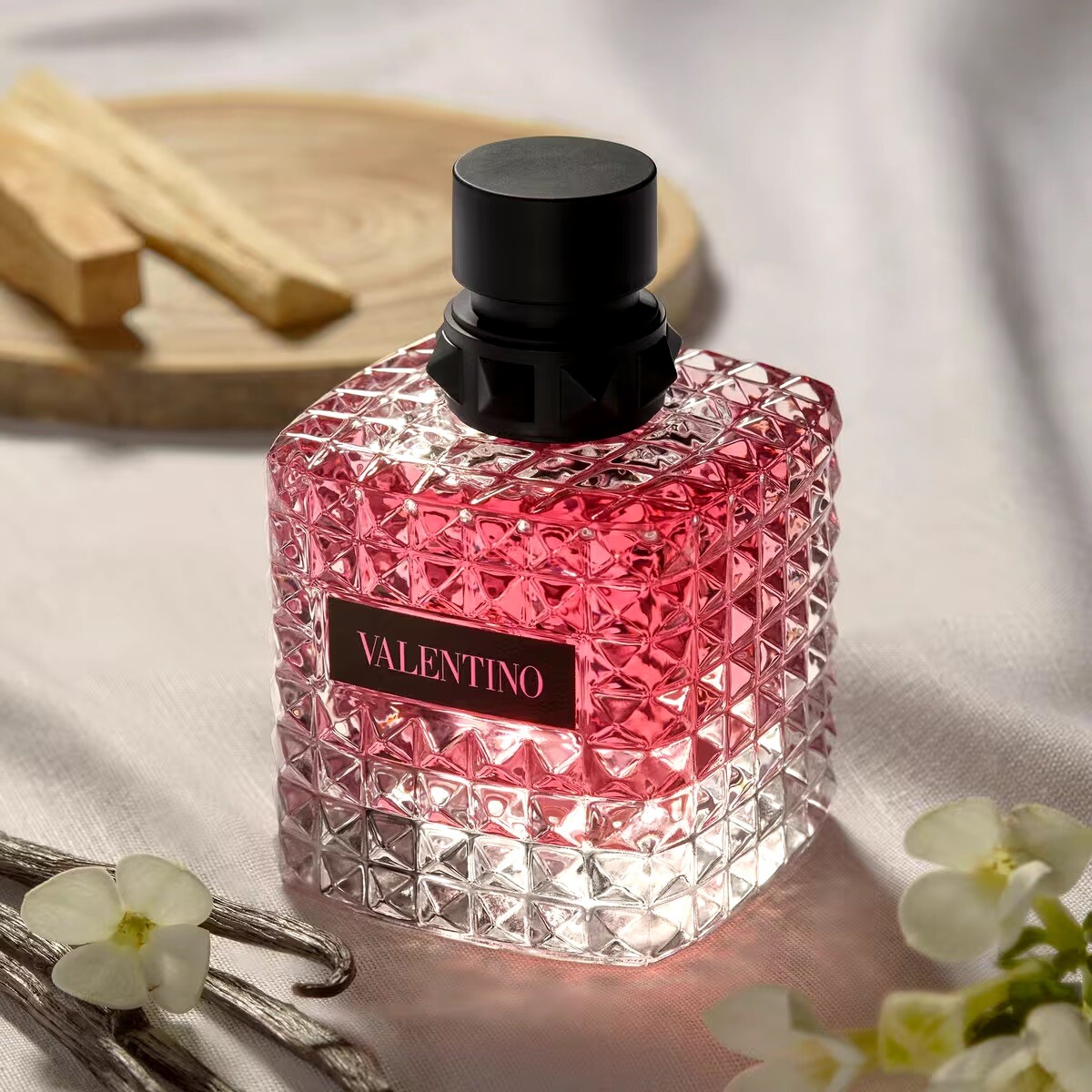 Valentino Donna Born In Roma